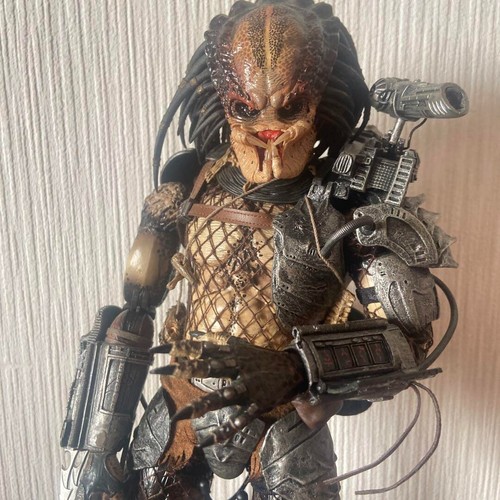 Hot Toys MMS90 Classic Original Predator 1/6 1987 Jungle Hunter 254186G
