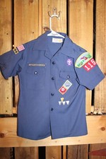 Boy Scouts of America BSA Youth Shirt Medium Cub Blue Sewn On Patches
