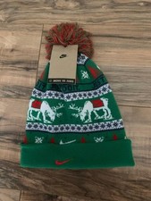 Nike Peak Winter Beanie with Pom Men's OSFM Pine Green/Sail/University Red NWT