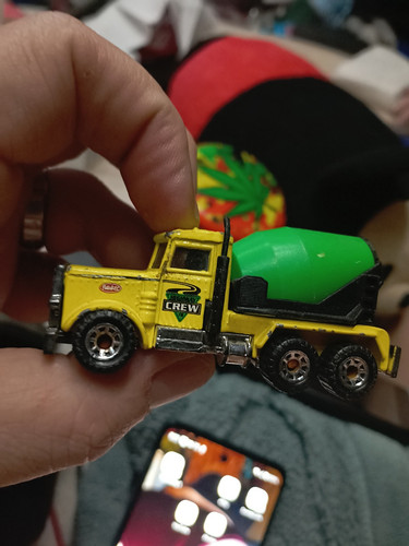 Matchbox 1981 1:80 Scale Yellow Green Cement Mixer Truck