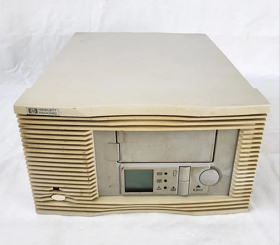 Hewlett-Packard HP C6366A 72GB SCSI Tape Drive External 72GB DDS3 DAT Autoloader - Image 2 of 4
