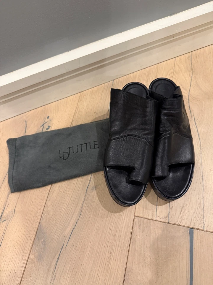 LD Tuttle, Sandalia After en Negro, Sandalia Plataforma Sin Cordones, Talla 38.5 Foto 2 de 4