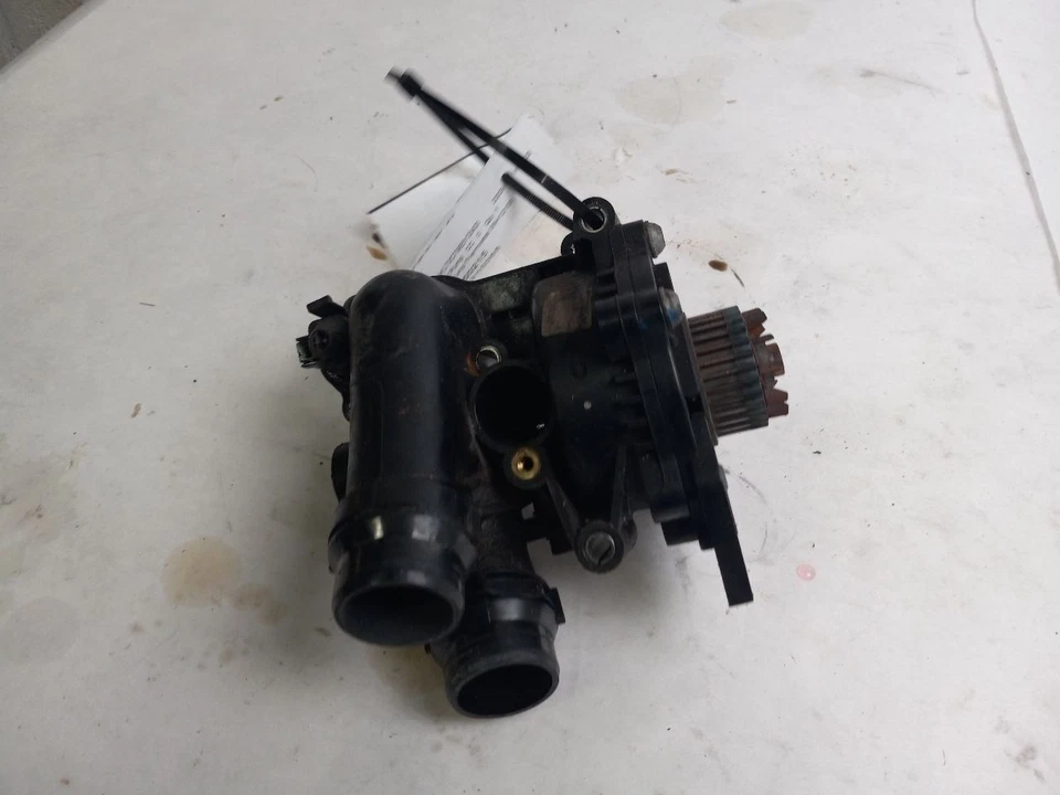 BOMBA DE AGUA TERMOSTATO compatible con VOLKSWAGEN CC 2009 - 2018 OEM 06H12100 Foto 4 de 4