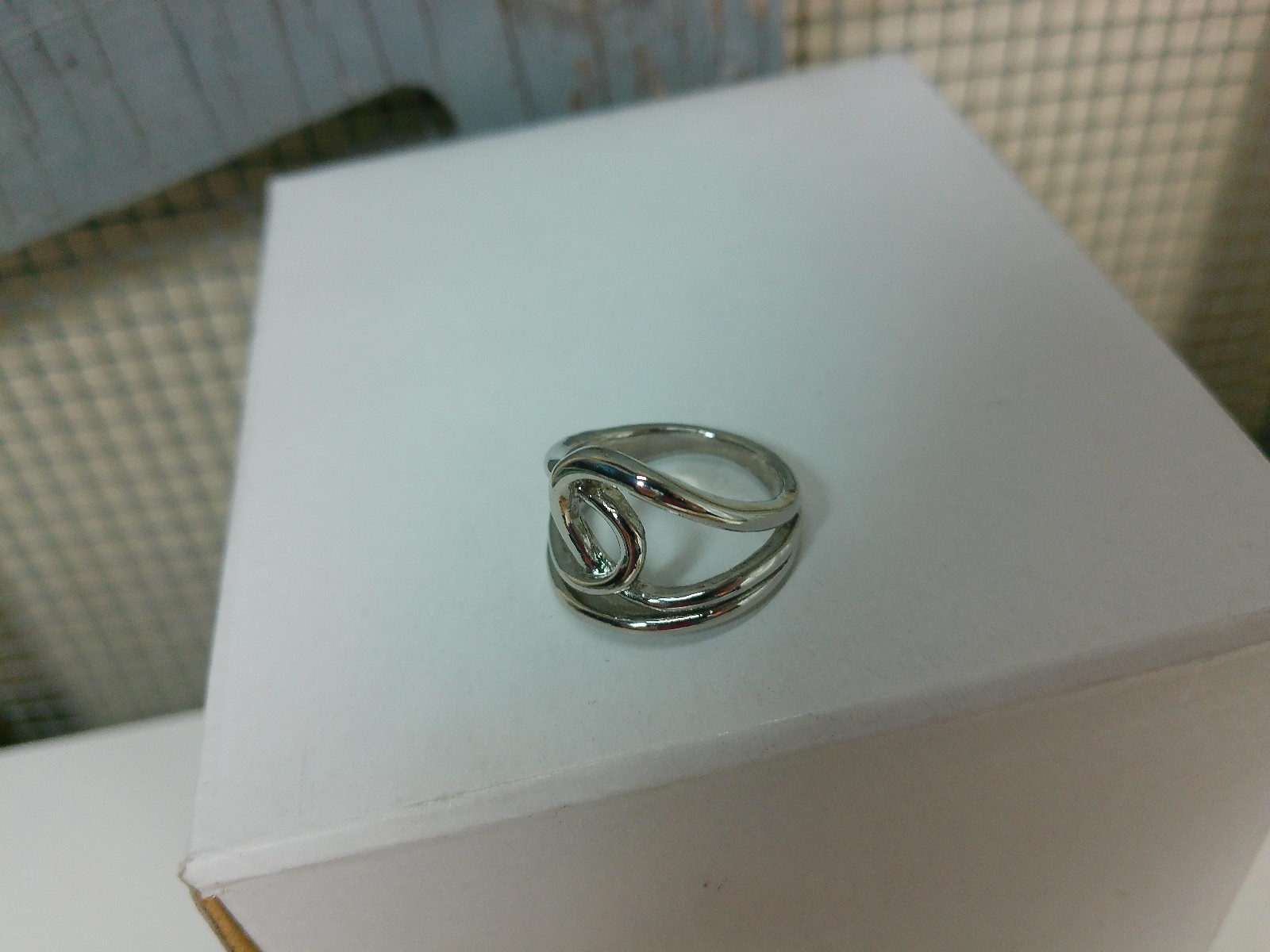 Shiny Silver Tone Knotted Interlocking Layered Si… - image 16