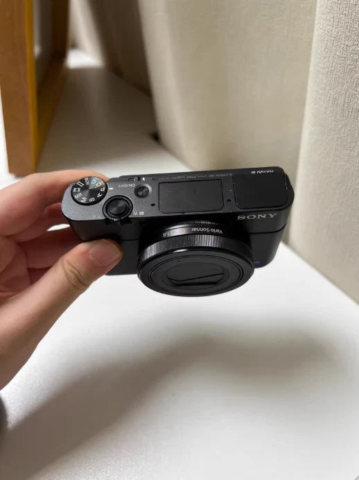 Sony DSC-RX100 III 85% New 20.1MP SLR Cam with WiFi NFC for Easy Sharing - Image 4 of 4