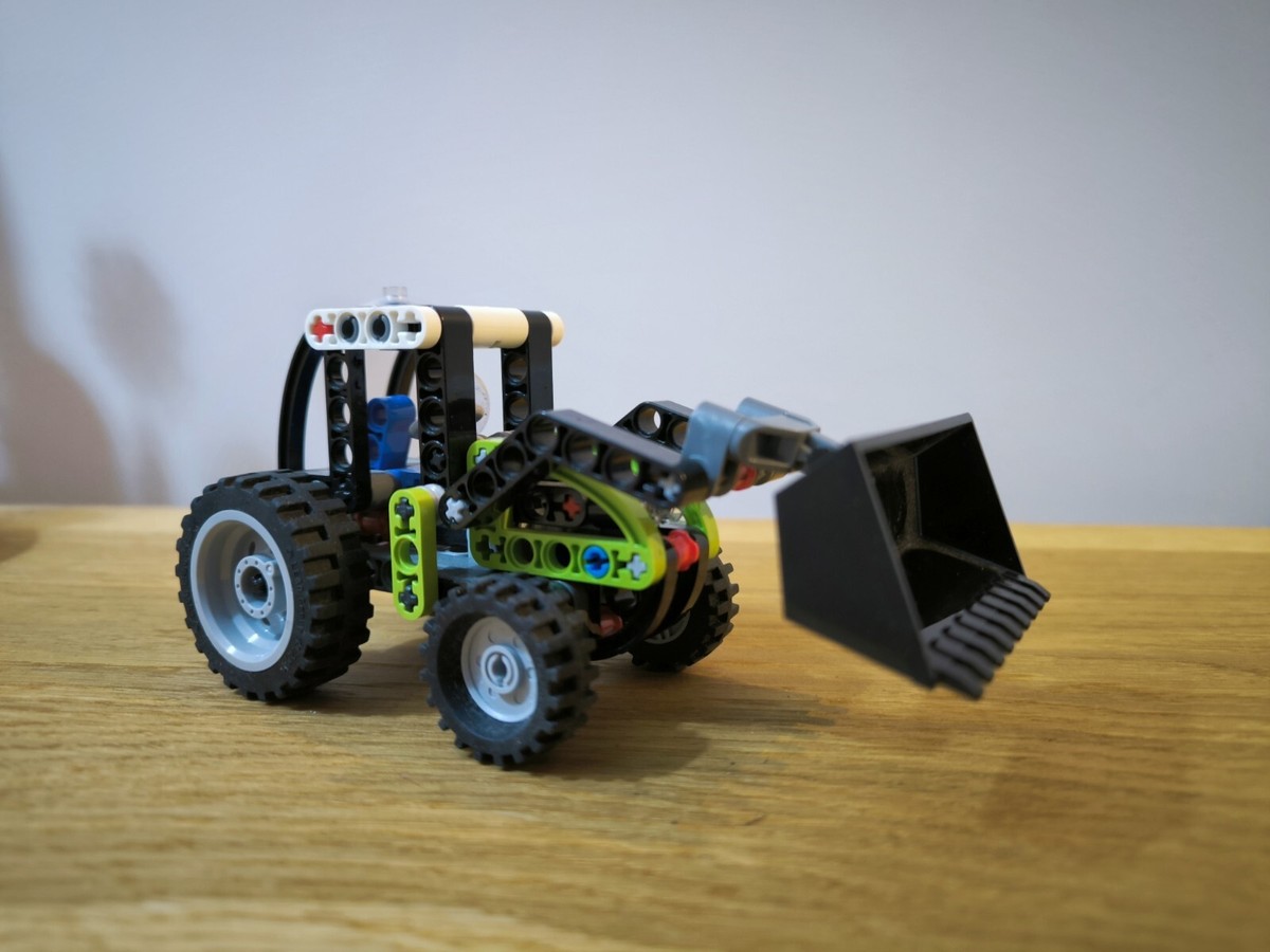 LEGO TECHNIC: Tractor (8260) 673419111225 UK