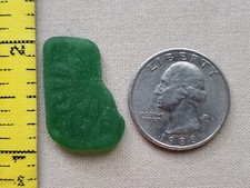 GENUINE PURE BEACH SEA GLASS SURF TUMBLED KELLY GREEN PATTERN FROSTED PENDANT V3