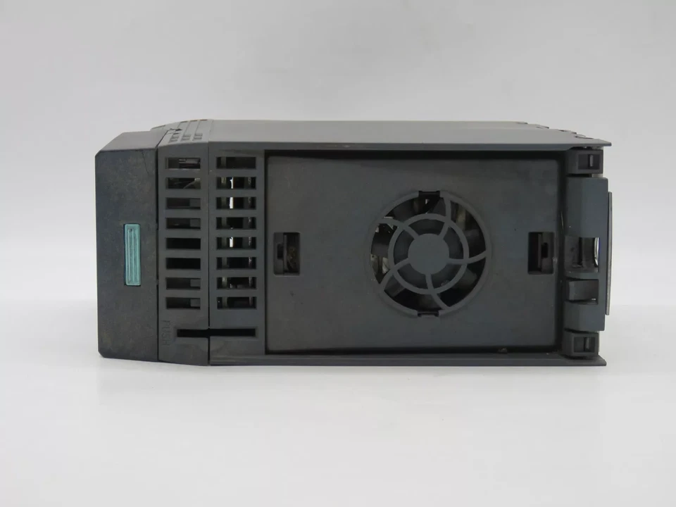 Siemens 6SL3210-1KE11-8UB2 SINAMICS G120C 0.55KW 3P Inverter Drive & Controller - Image 3 of 4