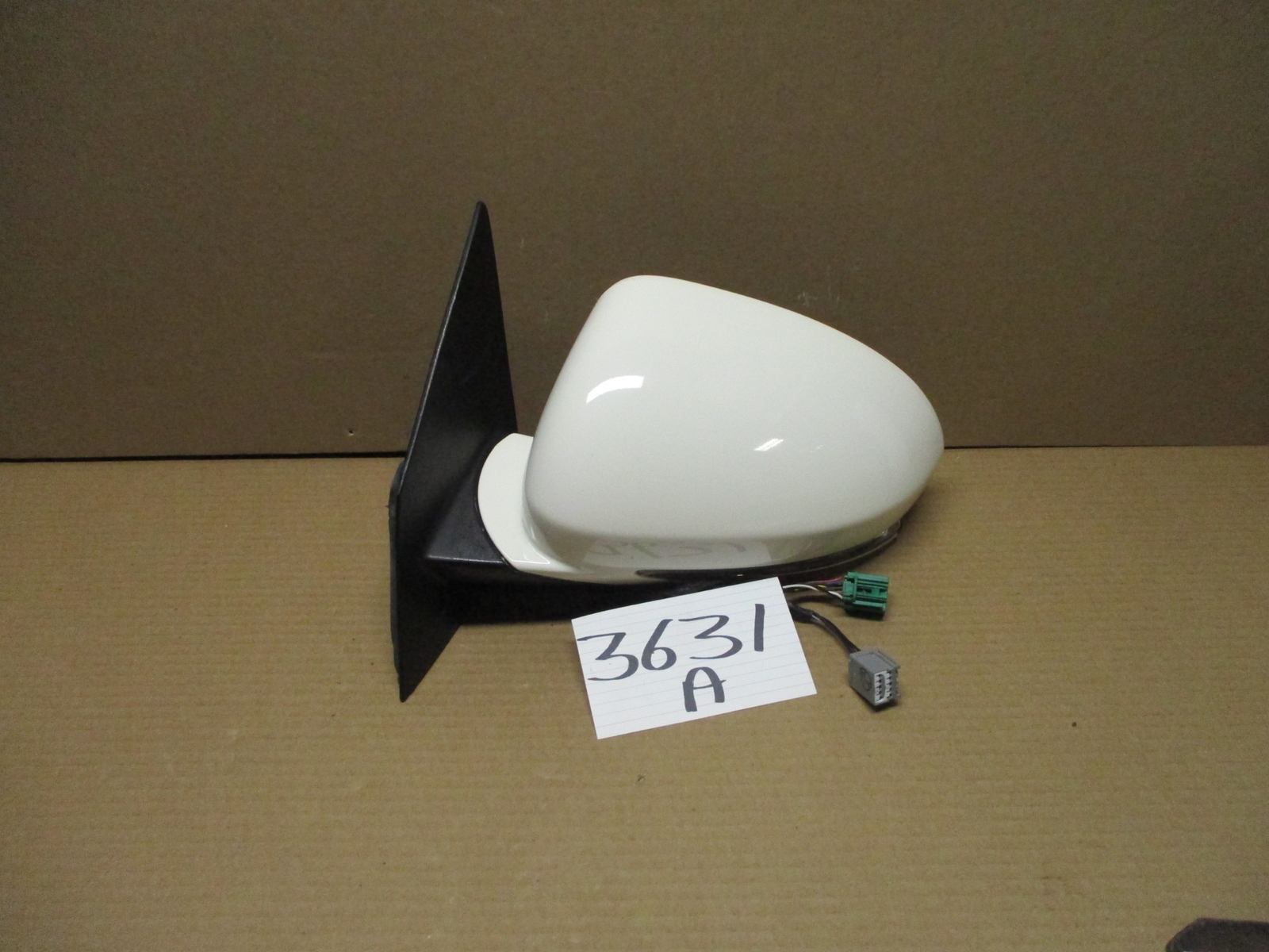 08 09 10 11 12 13 14 GMC Acadia DRIVER side Used Power Mirror White #3631-A