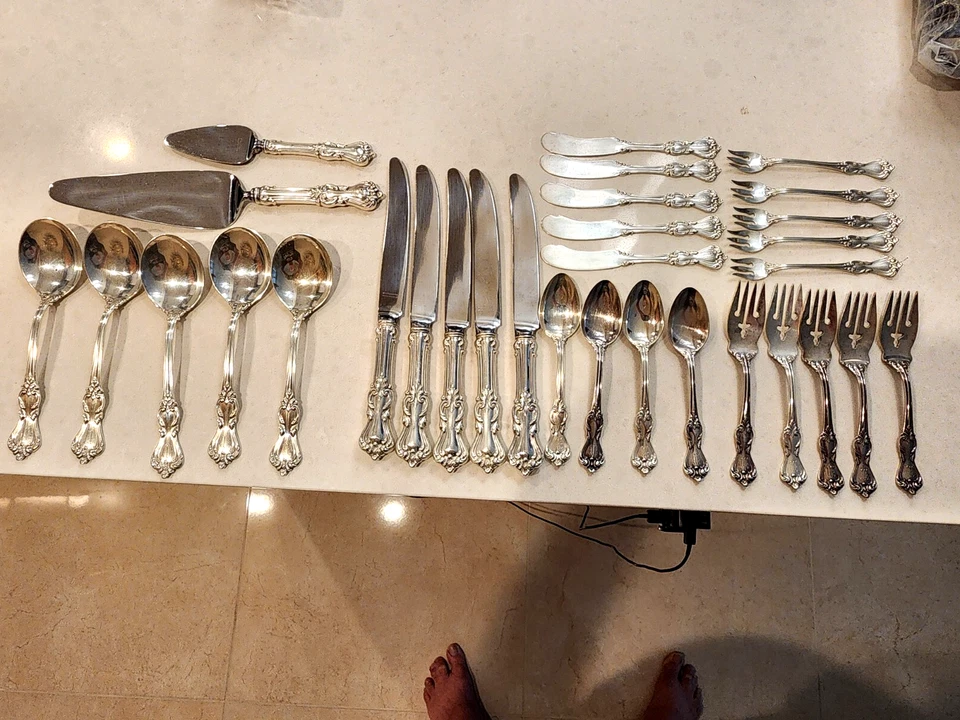 Reed & Barton 31 Piece Sterling Set of Marlborough Flatware - Image 2 of 4