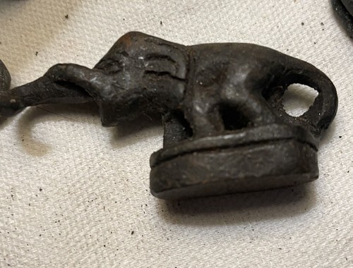 NICE ANTIQUE OR VINTAGE ASIAN OPIUM WEIGHTS ELEPHANTS - Picture 4 of 6