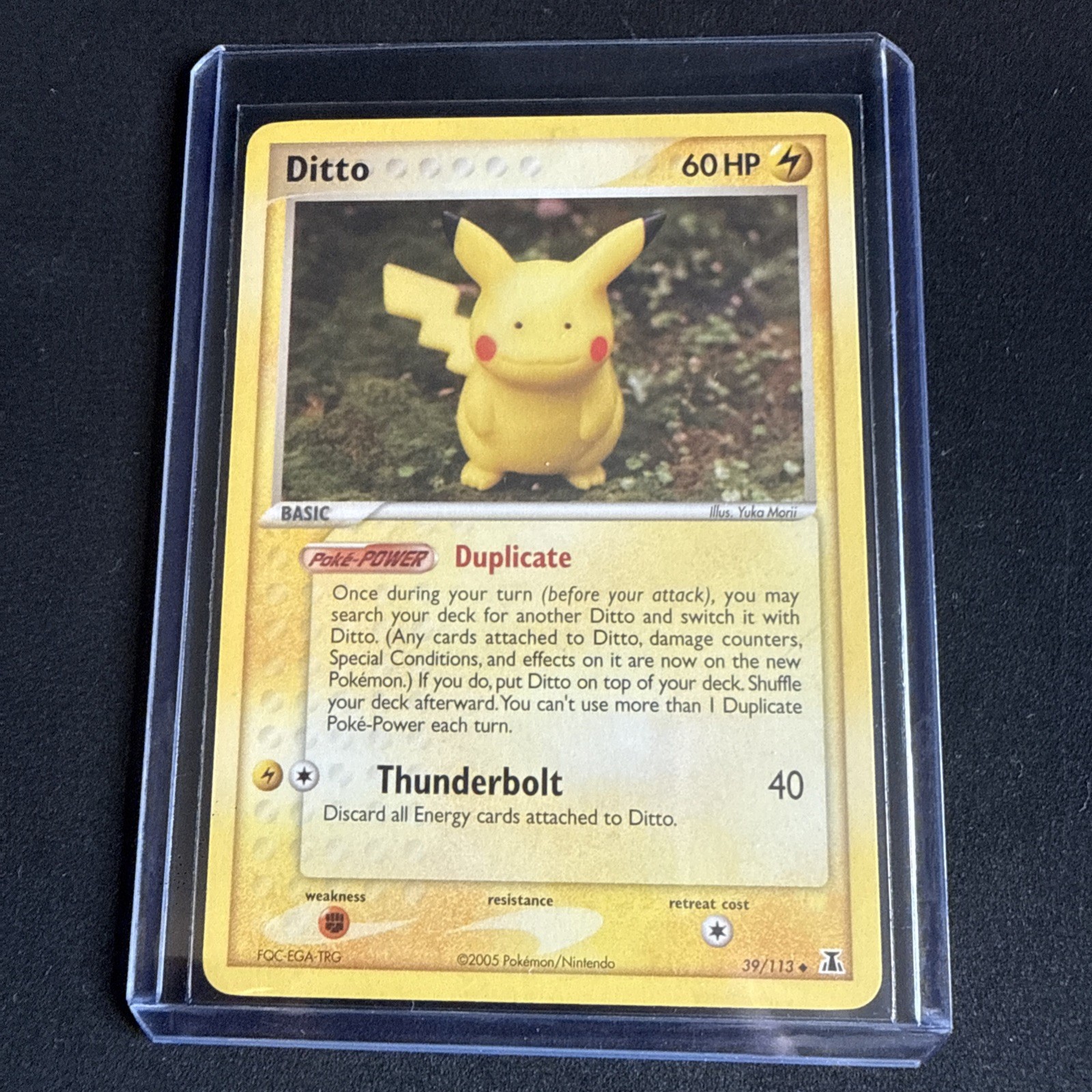 Ditto (Pikachu) 39/113 - Pokemon Delta Species 2005 Pokemon TCG - 39/113 NM 