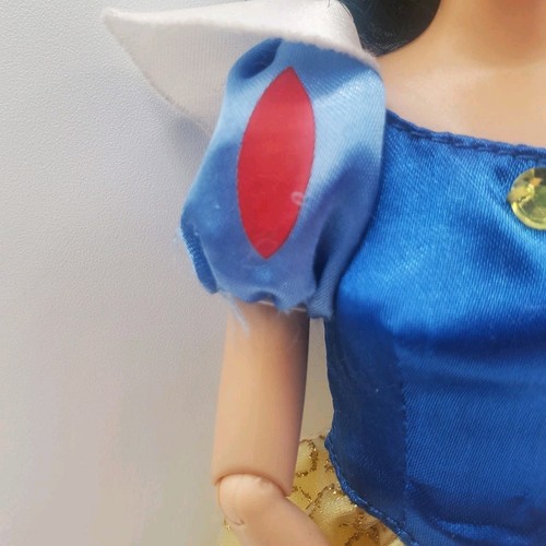 Disney Store Princess Snow White Classic Doll with dress & shoes. Flaws - Picture 7 of 8