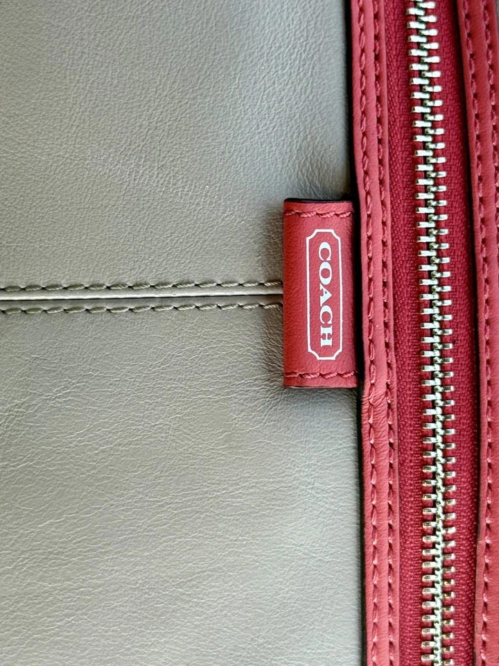 Funda Bandolera de Cuero Estilo Mensajero iPad eReader con Correa Ajustable Foto 3 de 4