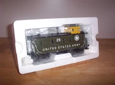 MTH RAIL KING #30-77321 UNITED STATES ARMY OFFSET STEEL CABOOSE