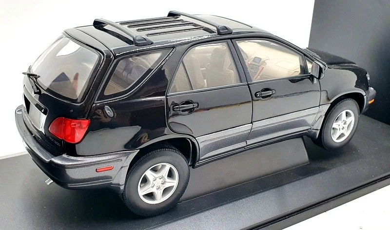 Autoart 1/18 scale Diecast 70032 - Lexus RX300 SUV - Black - Image 2 of 4