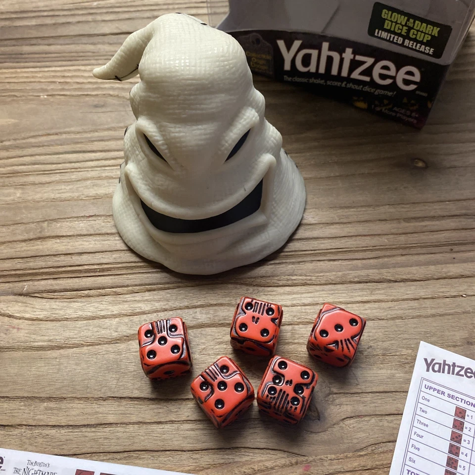Yahtzee Tim Burton's Nightmare Before Christmas OOGIE BOOGIE Hasbro - Image 2 of 4