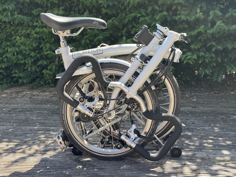 Brompton 2012 P6R folding bicycle 6 Speed, White