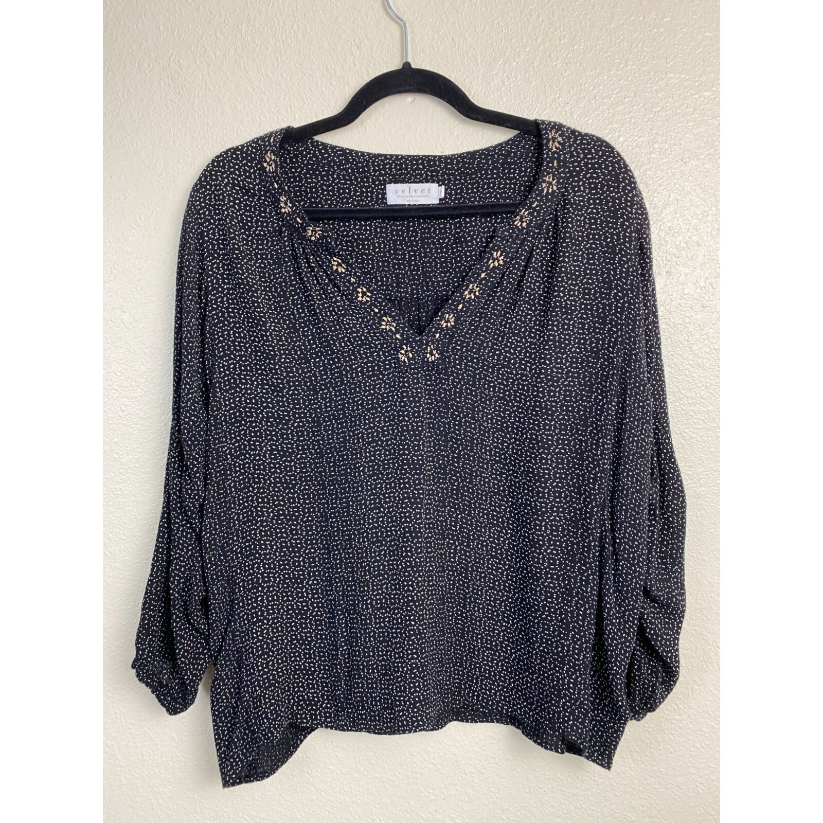 Velvet by Graham & Spencer Embroidered Top Womens size Medium Black Boho Peasant