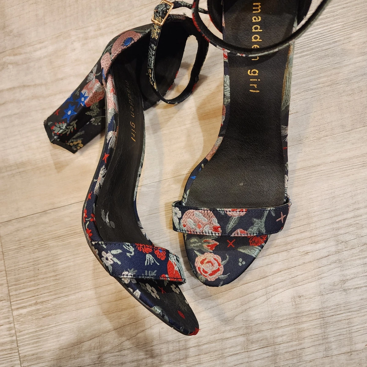 Madden girl hotsell flower sandals