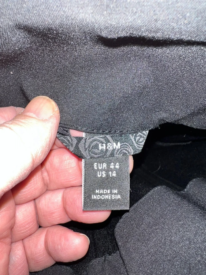 Bustier espartilho preto H&M tamanho Us14 eu44 - Imagem 3 de 3