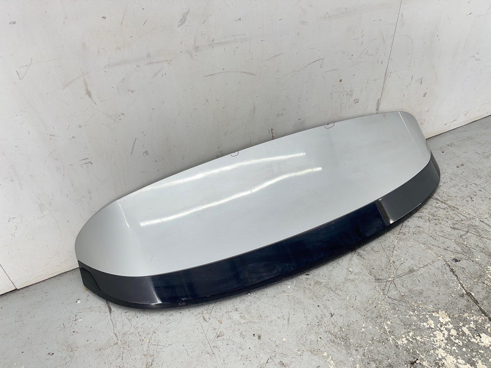 2017-2022 MASERATI LEVANTE TRUNK LID SHELL REAR SPOILER LIGHT GRIGIO METTALLIC