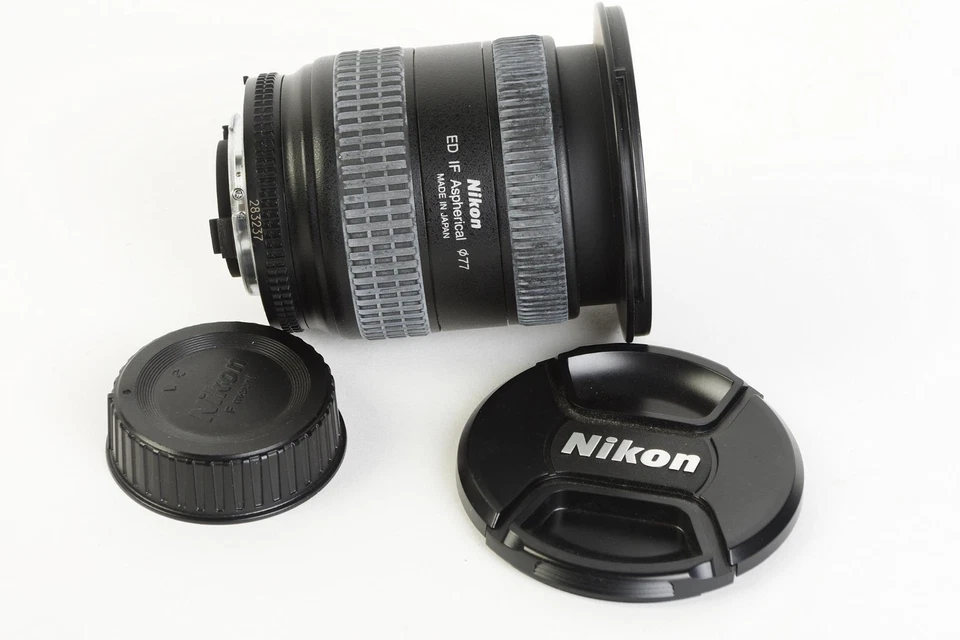 Objetivo zoom Nikon AF Nikkor 18-35 mm 1:3,5-4,5 D ED Foto 4 de 4