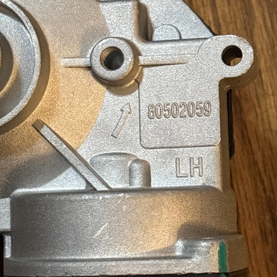 Motor limpiaparabrisas para Cadillac CTS SRX STS Cardone 85-1064 2003-2011 nuevo Foto 3 de 4