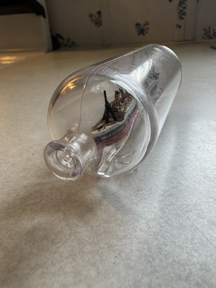 Micro Machines Galoob 1991 Ship In A Bottle HMS Titanic Ocean Liner - Image 2 of 4
