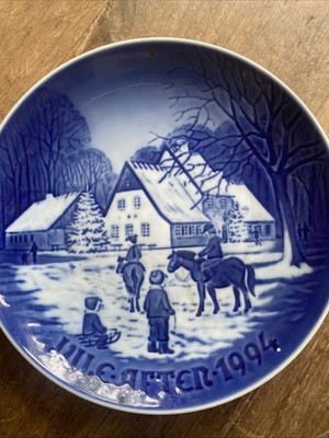 Bing & Grondahl B&G Christmas Plate 1994 Copenhagen A Day at the Deer Park