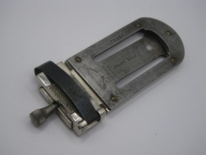 CORDIER L'UNIC MARCA TENOR SAXOPHONE REED TRIMMER CLIPPER - VINTAGE BUTTON TYPE