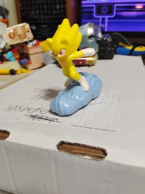 McDonalds Happy Meal TOY 2021  Sonic The Hedgehog 2 Movie Super SonicPull And Go