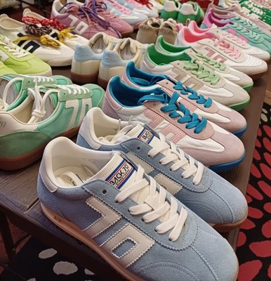 BACK 70 Damen Sneaker Unikate Muster Nr. 37-38 Box neutralweiß
