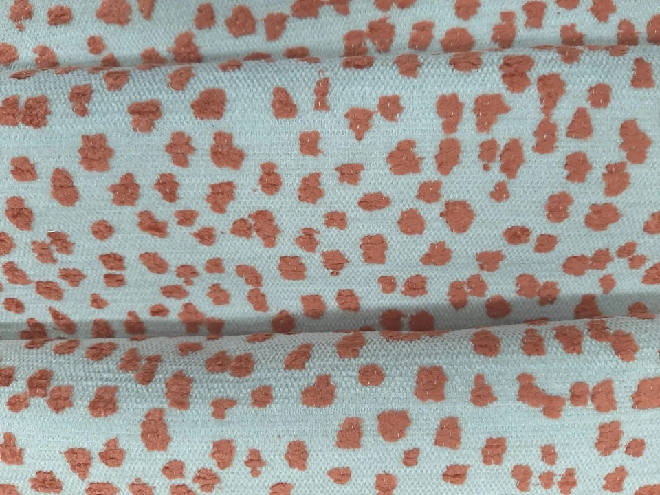Tecido para estofamento Cheetah Cinnabar laranja De leo Textiles Lizette Chenille - Imagem 2 de 4