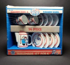 Vintage Raggedy Ann & Andy 14 pc TABLEWARE Play Set - MacMillan 1989 NOS Sealed