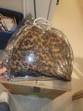 Pet House Collapsable, Open Box Condition. Not Used.  Sk 206 