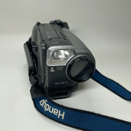 WORKING Sony Handycam CCD-TR96 Video 8 Camcorder with manual and bag ** READ - Picture 4 of 5