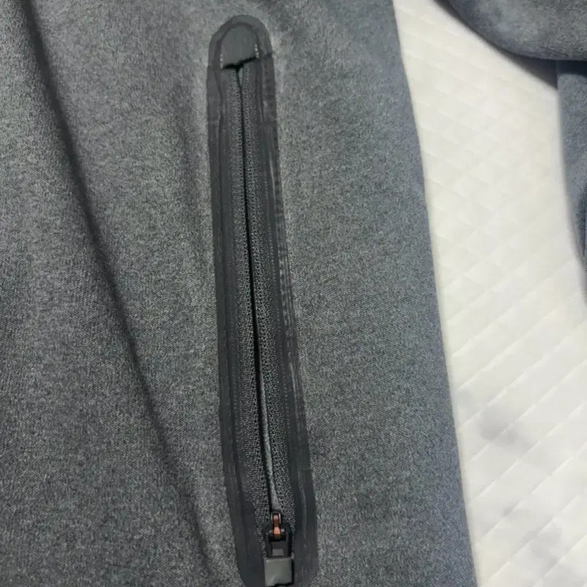 Adidas Gray 95 Zip-up Sweatshirt for Women thumbnail 4