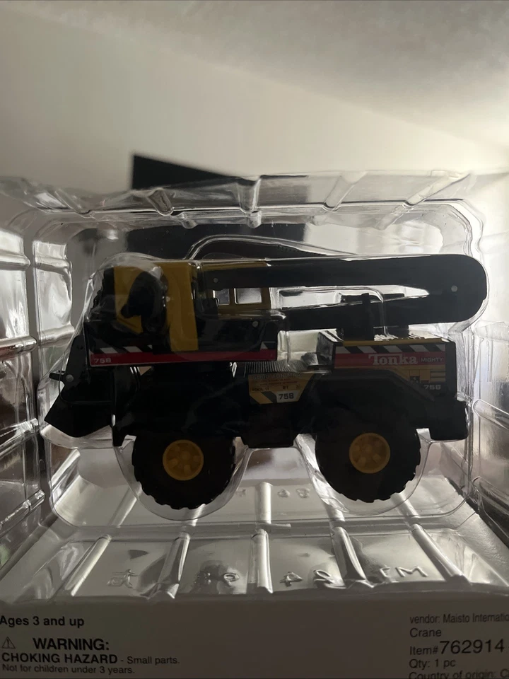 2001 Maisto Tonka Hasbro Crane Construction 2001 #762914 New in Box - Image 4 of 4