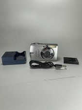 Vintage Canon Powershot SD500 7.1MP Digital Elph Camera 3x Zoom 9885A001 