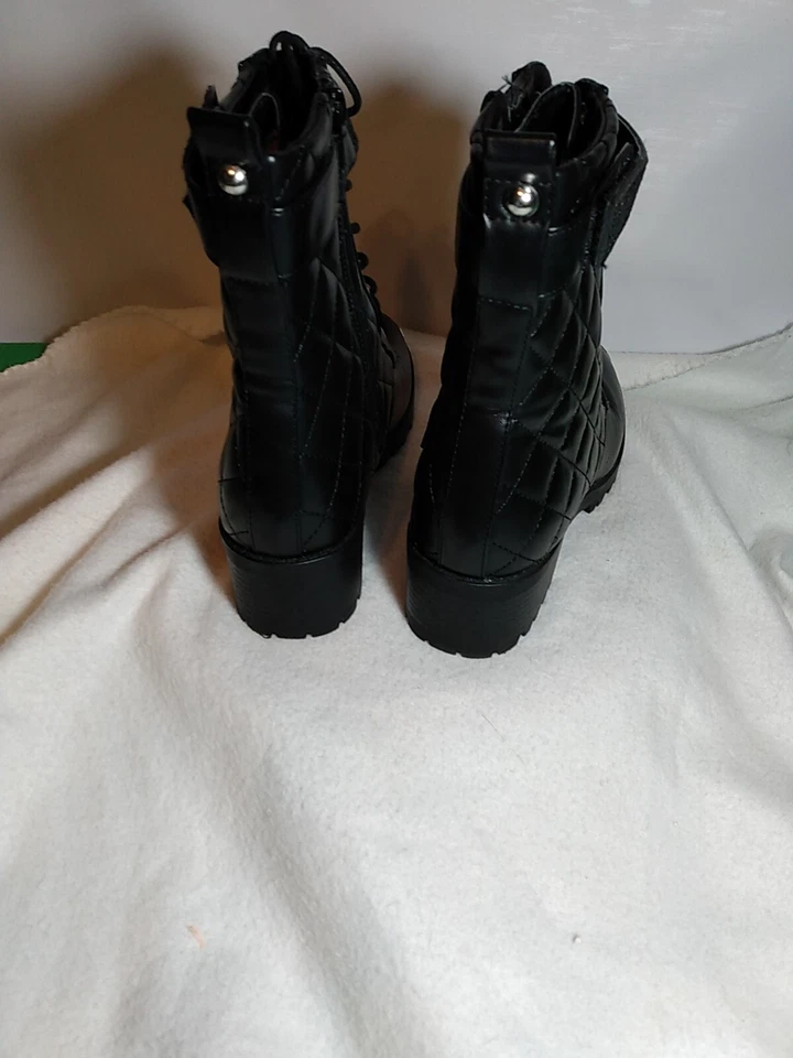 Botas de combate Juicy Couture acolchadas de cuero sintético zapatos JC-OPAL para mujer 7,5 usadas en excelente estado Foto 4 de 4