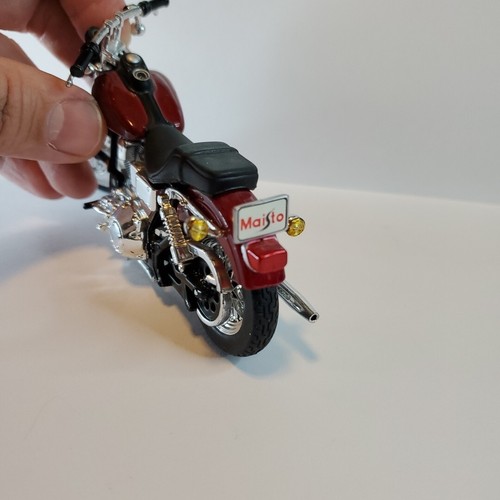 Maisto 1:18 2000 Harley Davidson FXDL Dyna Low Rider, Burgundy, Used - Picture 4 of 4