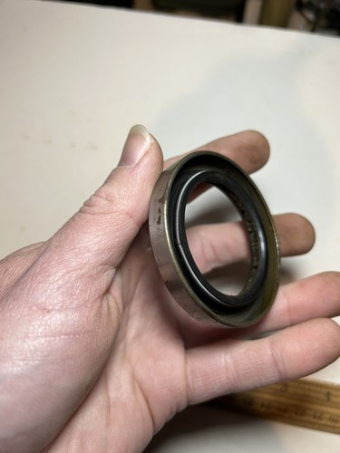 NOS Isuzu Chevrolet Oil Seal (1) #9-09724-064-0, 1970s / 1980s - Picture 10 of 11