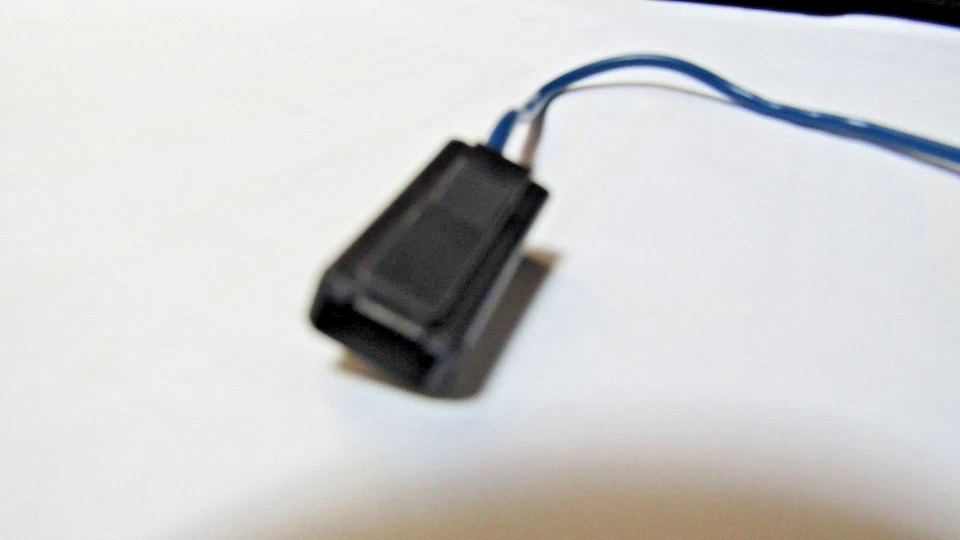 CONECTOR PIGTAIL REGULADOR DE TENSÃO 207 POÇOS - Imagem 3 de 3