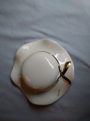 APOLLO D'ORO porcelain trinket box signed by Dalla Valle.