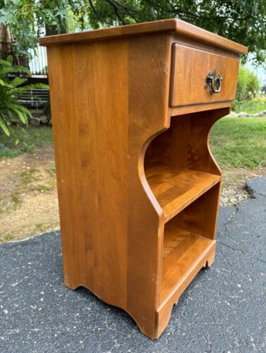 Ethan Allen Baumritter Heirloom Nutmeg Maple Nightstand #10-5046 Side Table - Picture 3 of 8