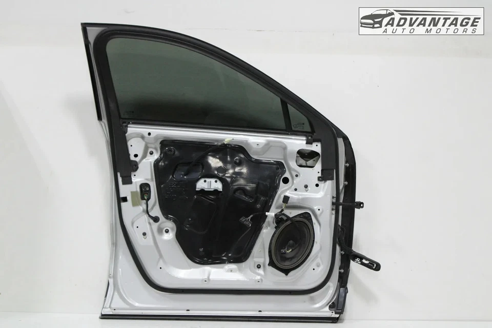 Cadillac XT4 2019-25 panel de carcasa de puerta delantera izquierda del lado del conductor con ventana de vidrio OEM Foto 2 de 4