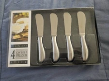 STAINLESS STEEL w/ BRUSHED FINISH BED BATH & BEYOND CHEESE SPREADERS, SET OF 4