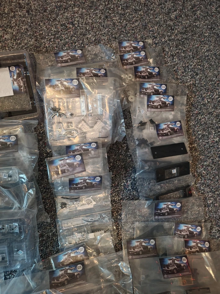 Eaglemoss 1:8 Scale Model Build The Delorean Issues 1-46 - Image 4 of 4