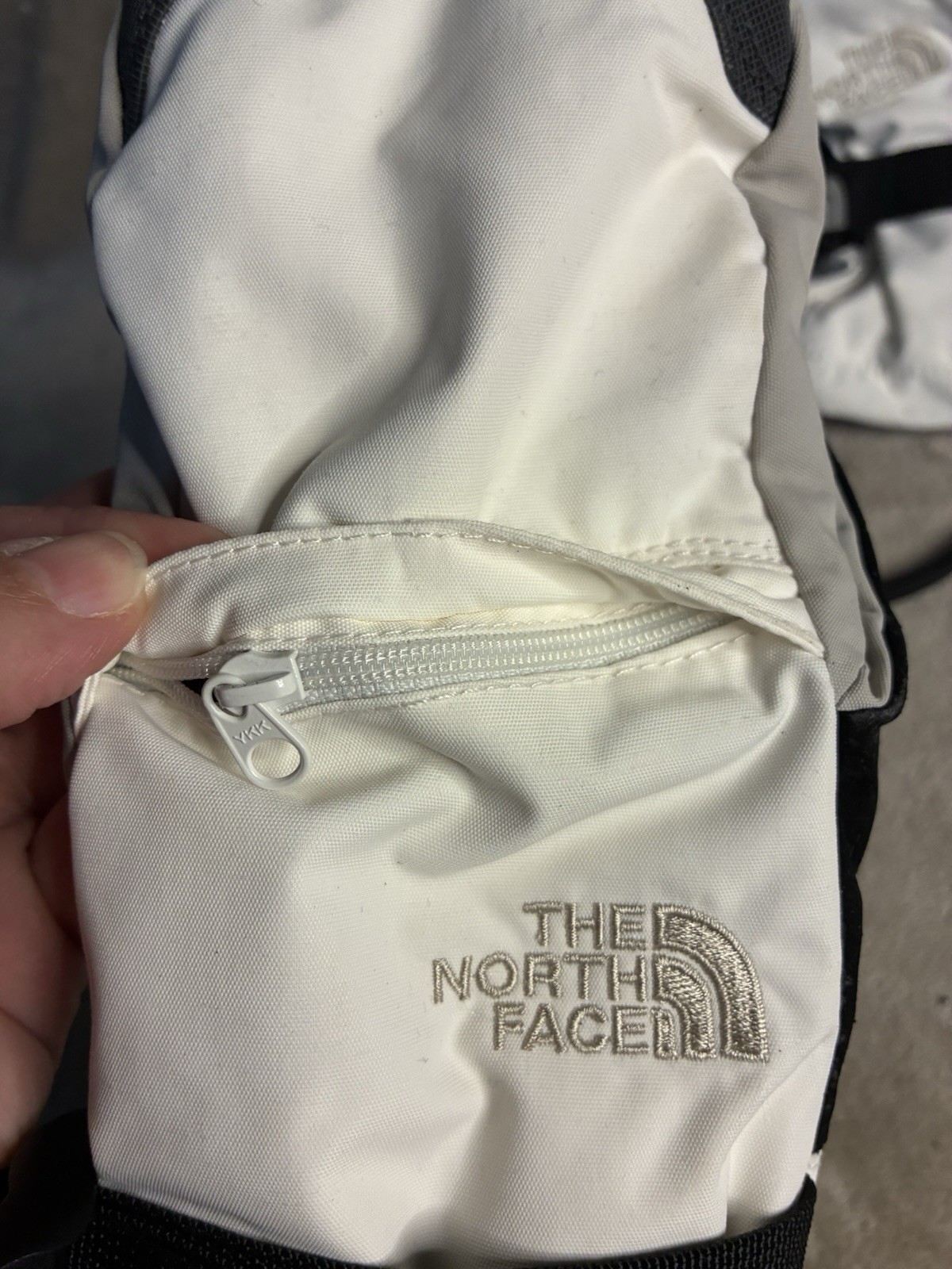 The North Face Women's Montana Ski Mitts MEDIUM Mittens White thumbnail 3